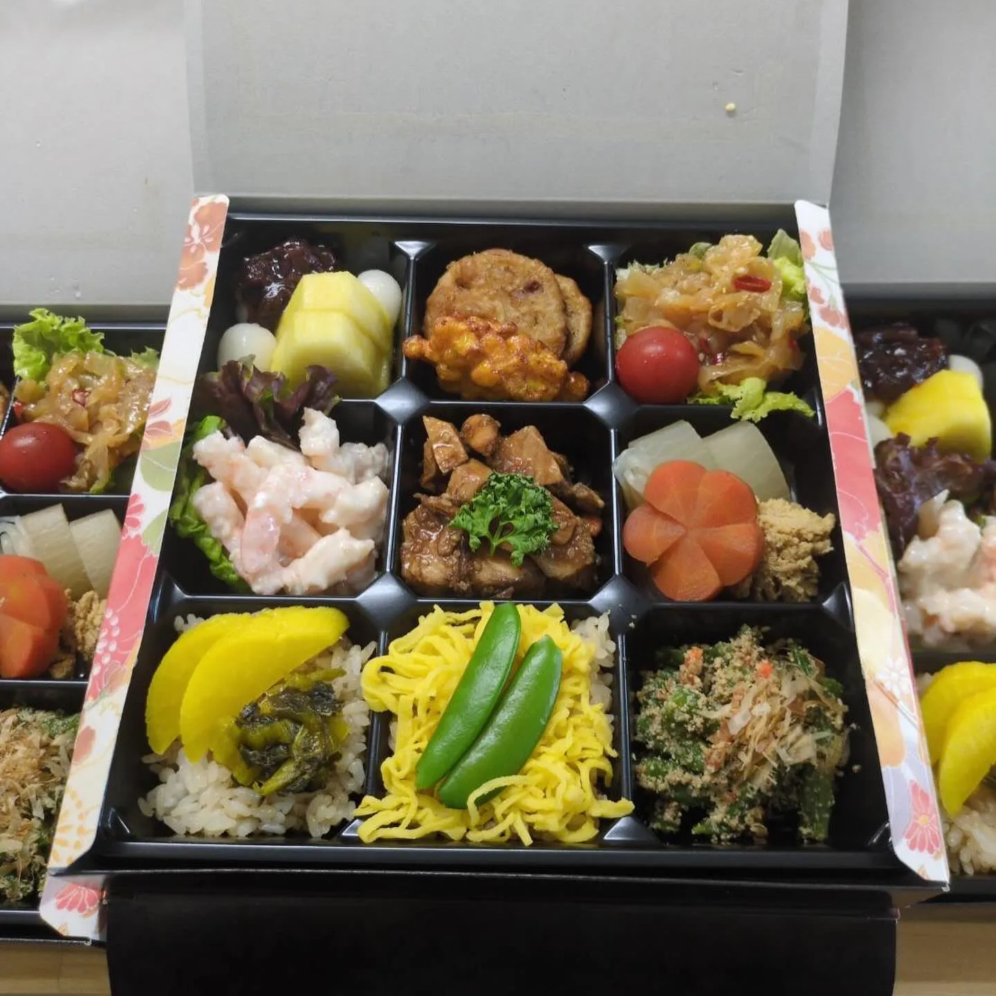 ✨《人気の9マス弁当》✨