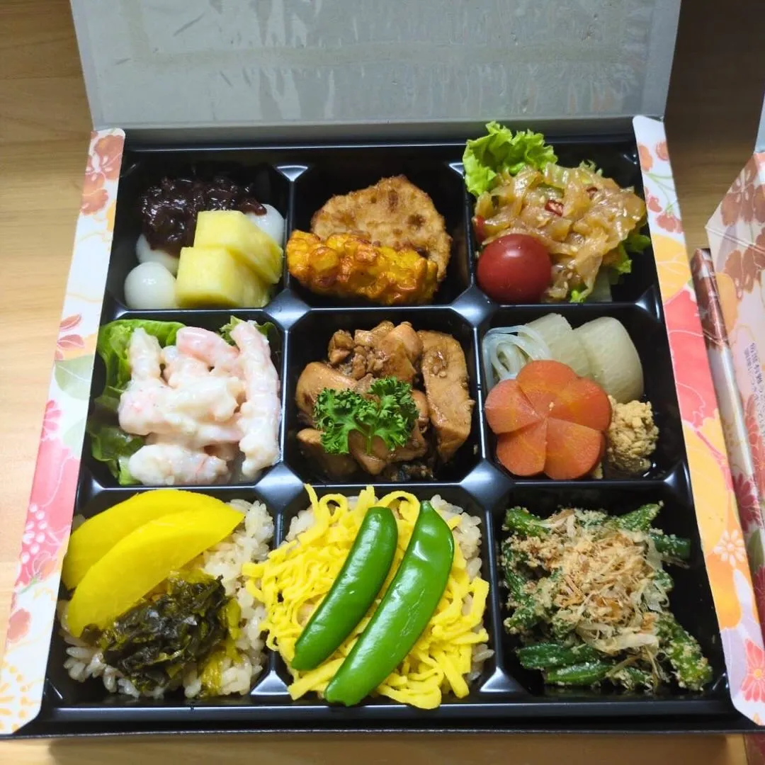 ✨《人気の9マス弁当》✨